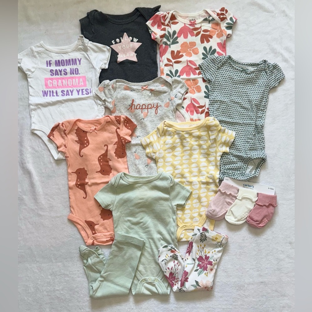 Kids Clothing Lot Bundle Girl 3-6M Onesies, Leggings, Socks